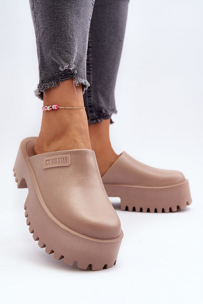 Clacquettes model 194120 Step in style