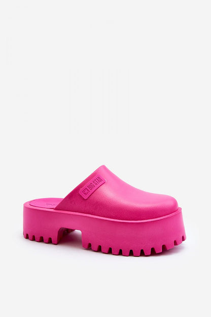 Clacquettes model 194122 Step in style