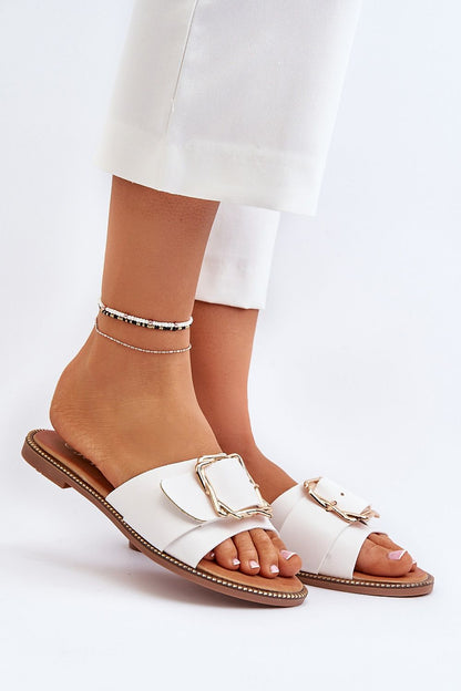 Clacquettes model 194130 Step in style