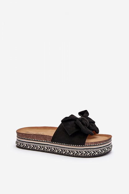 Clacquettes model 194134 Step in style
