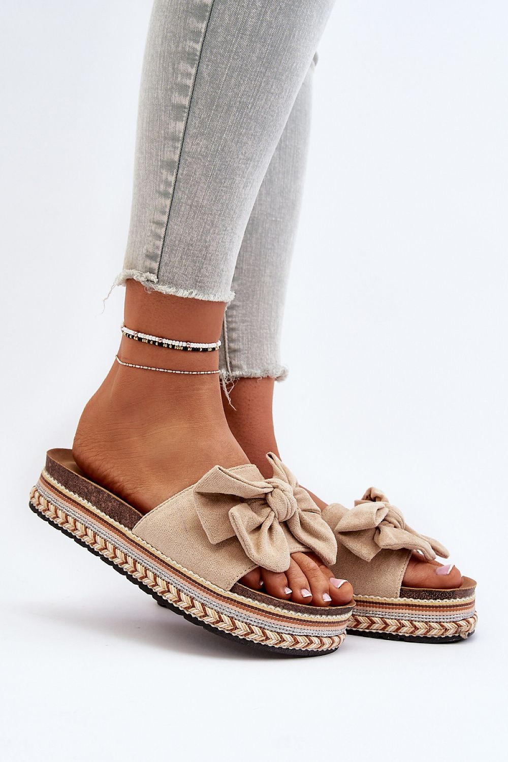 Clacquettes model 194135 Step in style