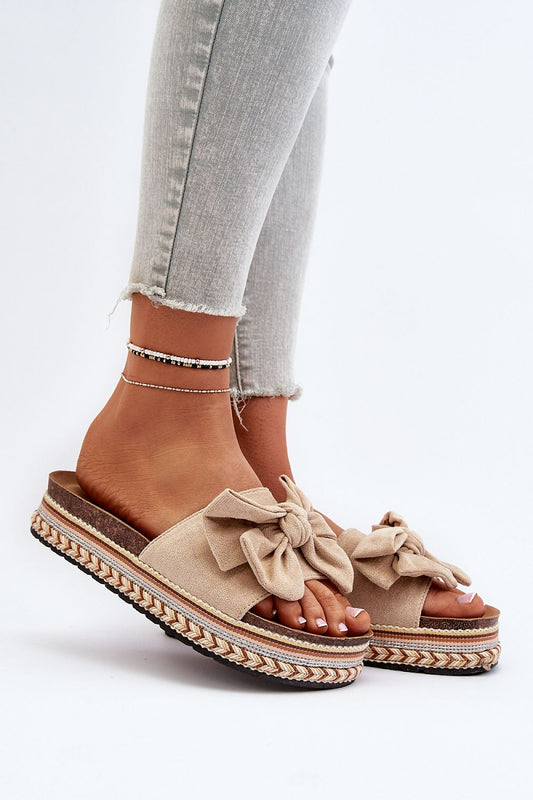 Clacquettes model 194135 Step in style