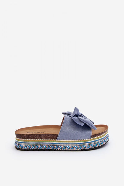 Clacquettes model 194136 Step in style