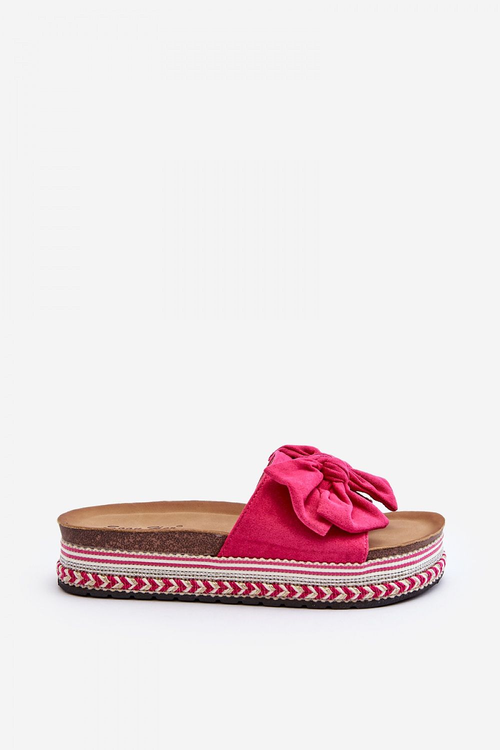 Clacquettes model 194137 Step in style