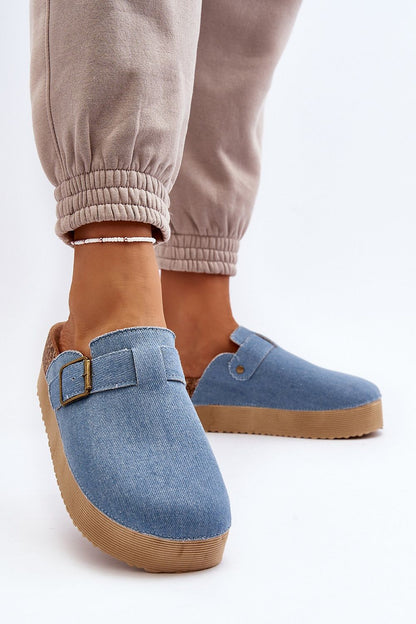 Clacquettes model 194161 Step in style