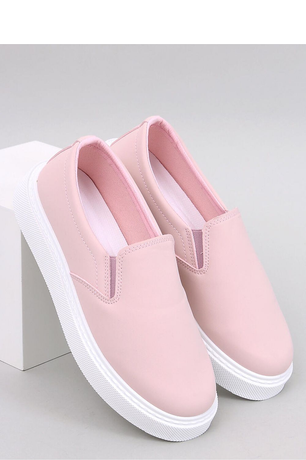 Slip-on model 194252 Inello