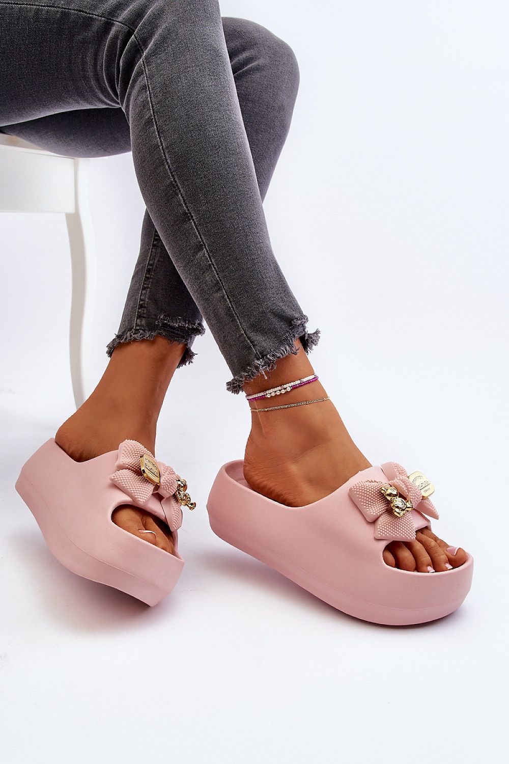 Clacquettes model 194374 Step in style