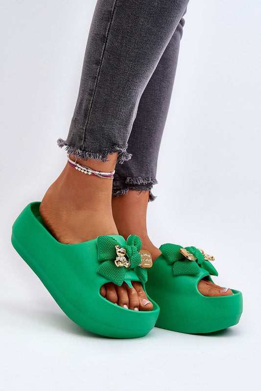 Clacquettes model 194376 Step in style