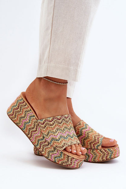 Clacquettes model 194379 Step in style