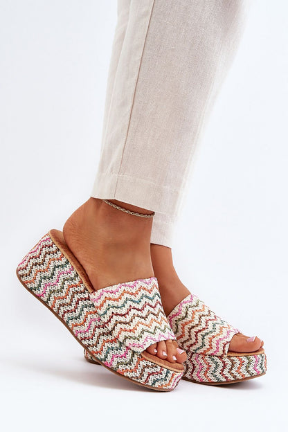 Clacquettes model 194380 Step in style