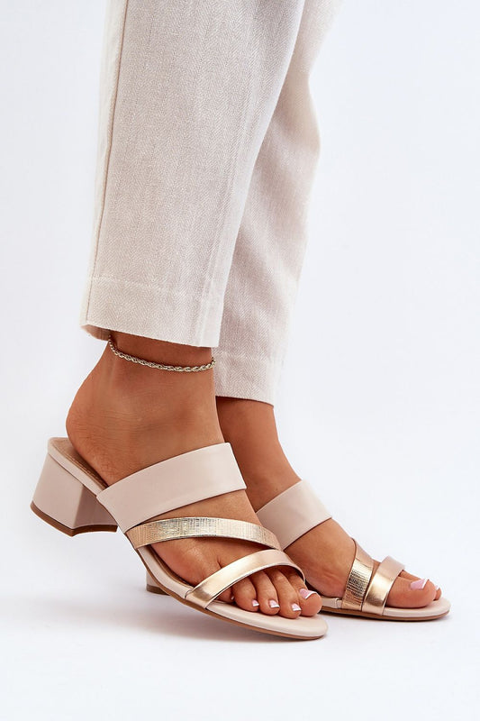 Clacquettes model 194382 Step in style