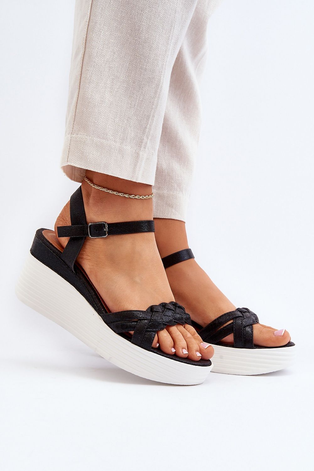 Cothurnes model 194389 Step in style