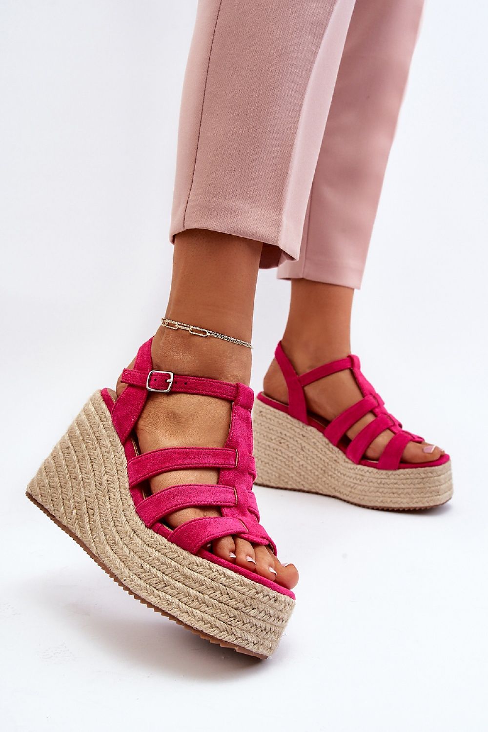 Cothurnes model 194679 Step in style