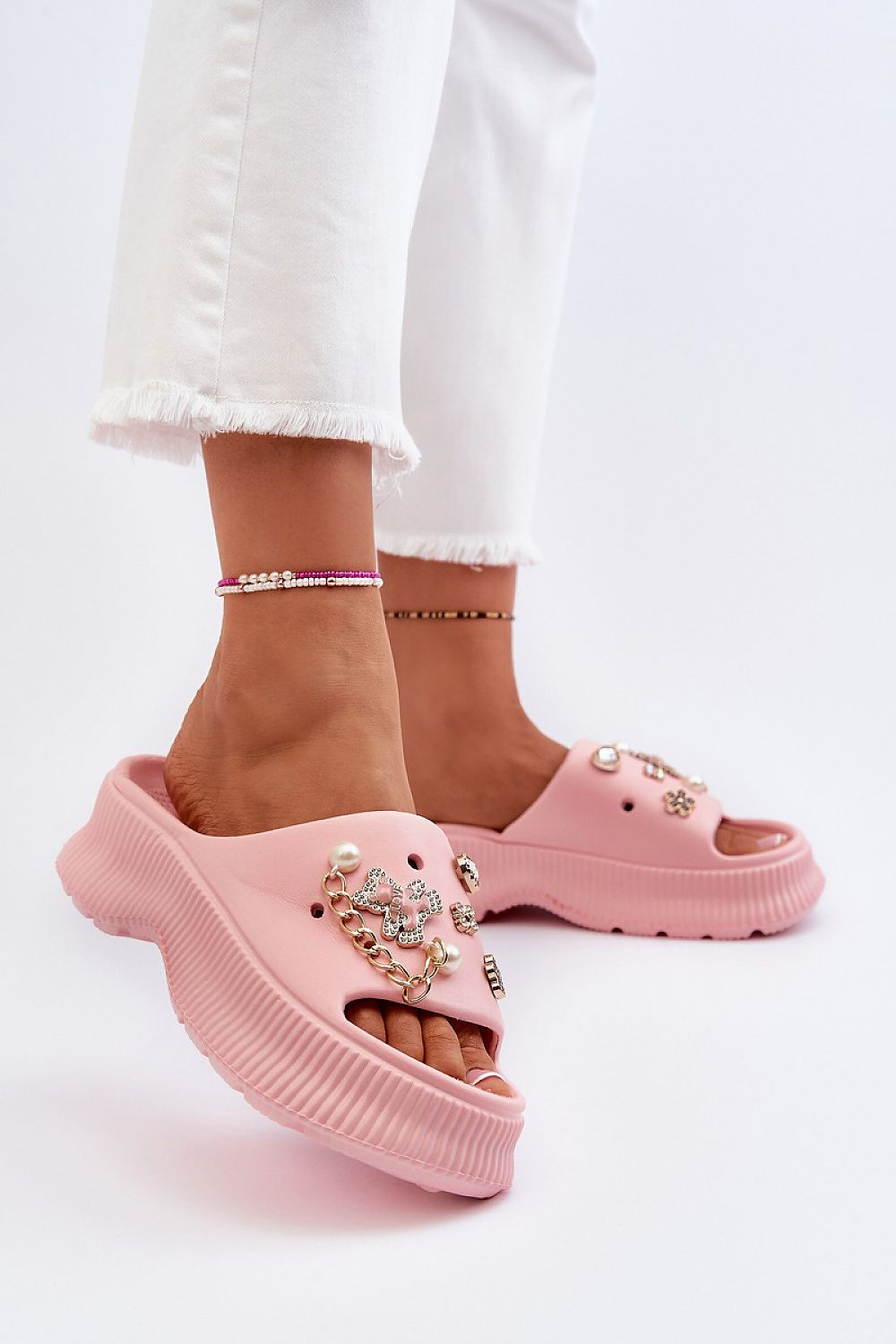 Clacquettes model 194708 Step in style