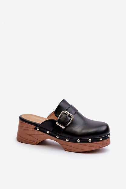 Clacquettes model 194962 Step in style