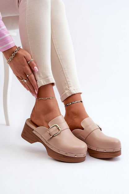 Clacquettes model 194963 Step in style