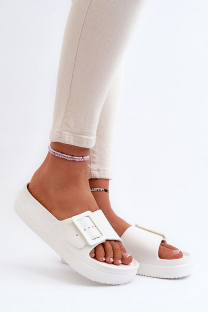 Clacquettes model 194984 Step in style