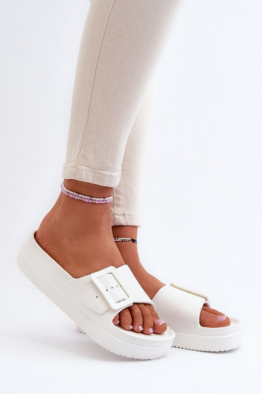 Clacquettes model 194984 Step in style