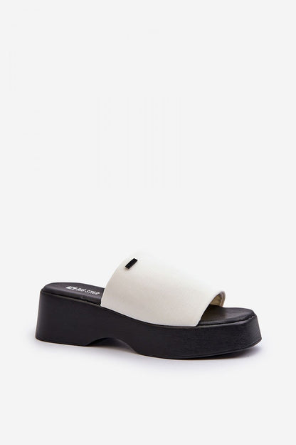 Clacquettes model 195291 Step in style