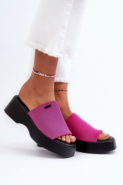Clacquettes model 195292 Step in style