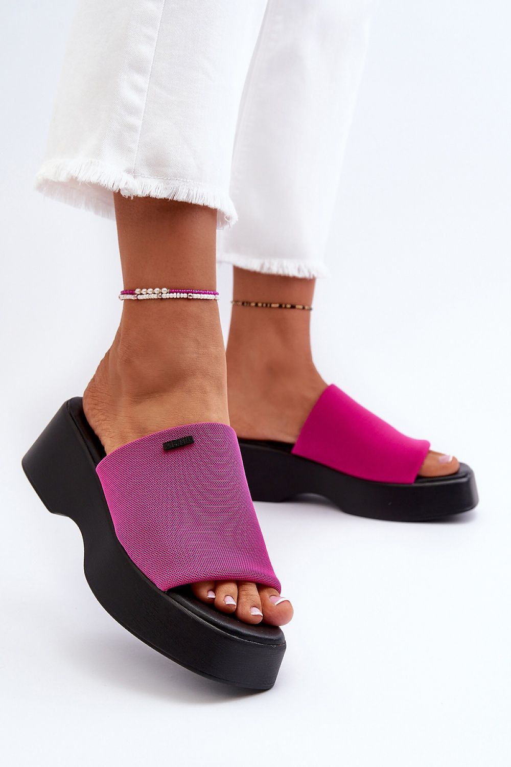 Clacquettes model 195292 Step in style