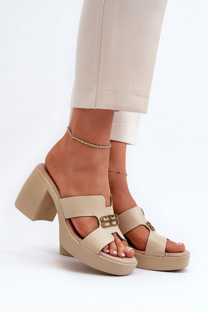 Clacquettes model 195427 Step in style