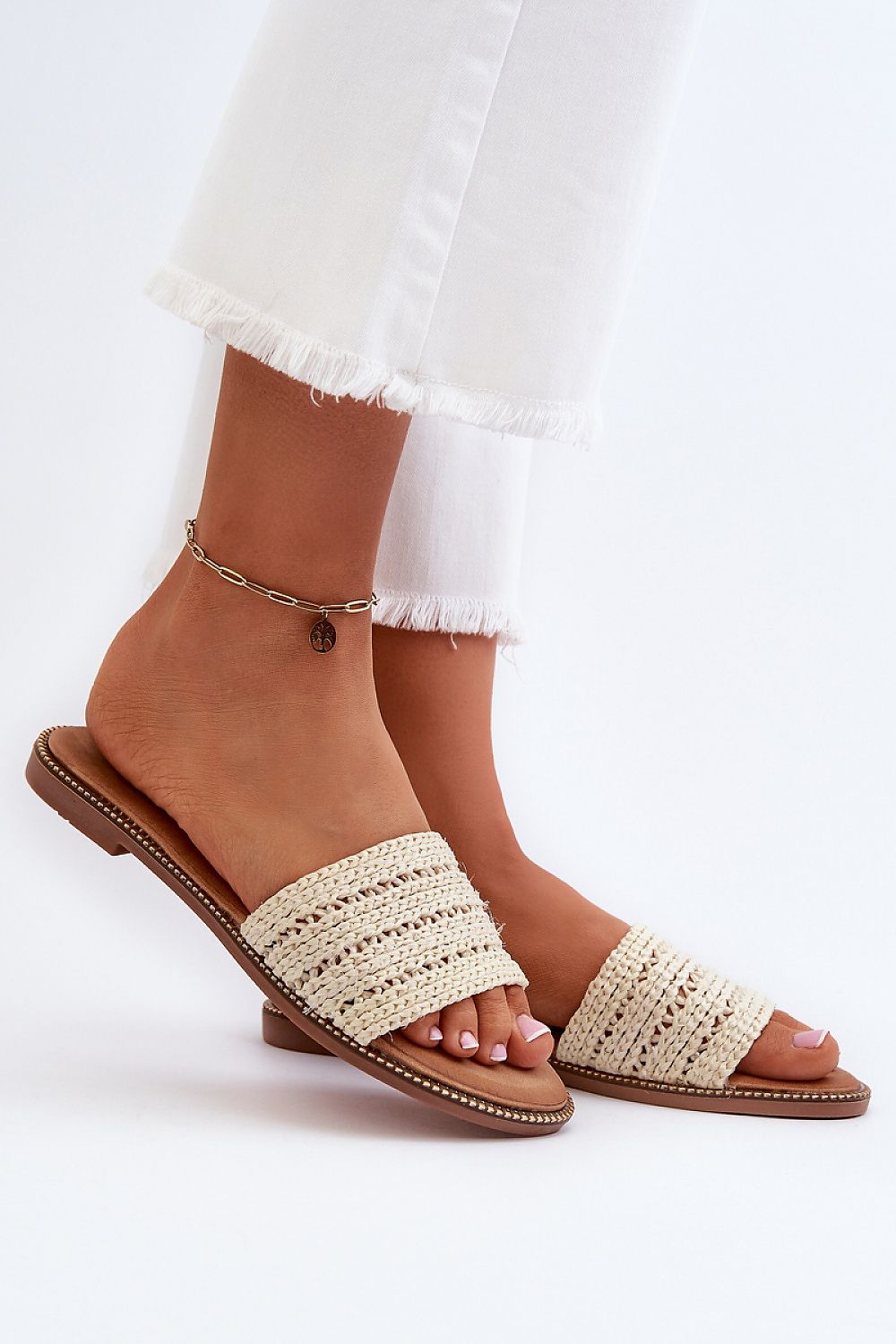 Clacquettes model 195434 Step in style