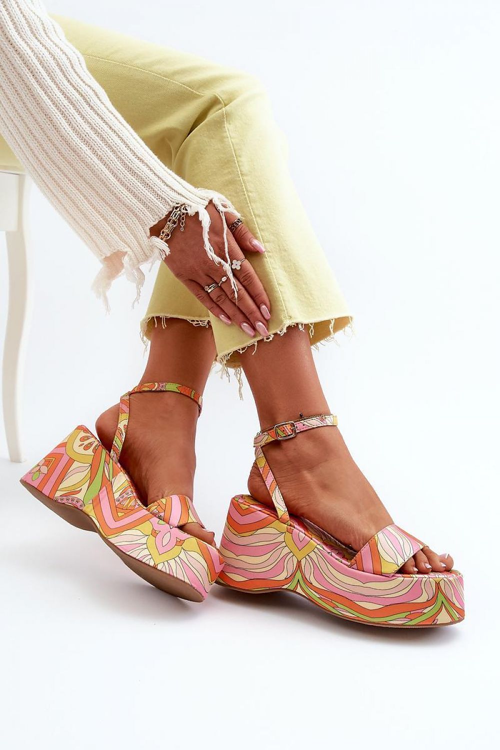 Cothurnes model 195755 Step in style
