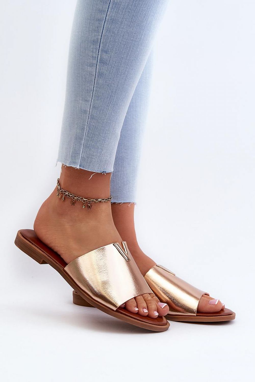 Clacquettes model 196341 Step in style