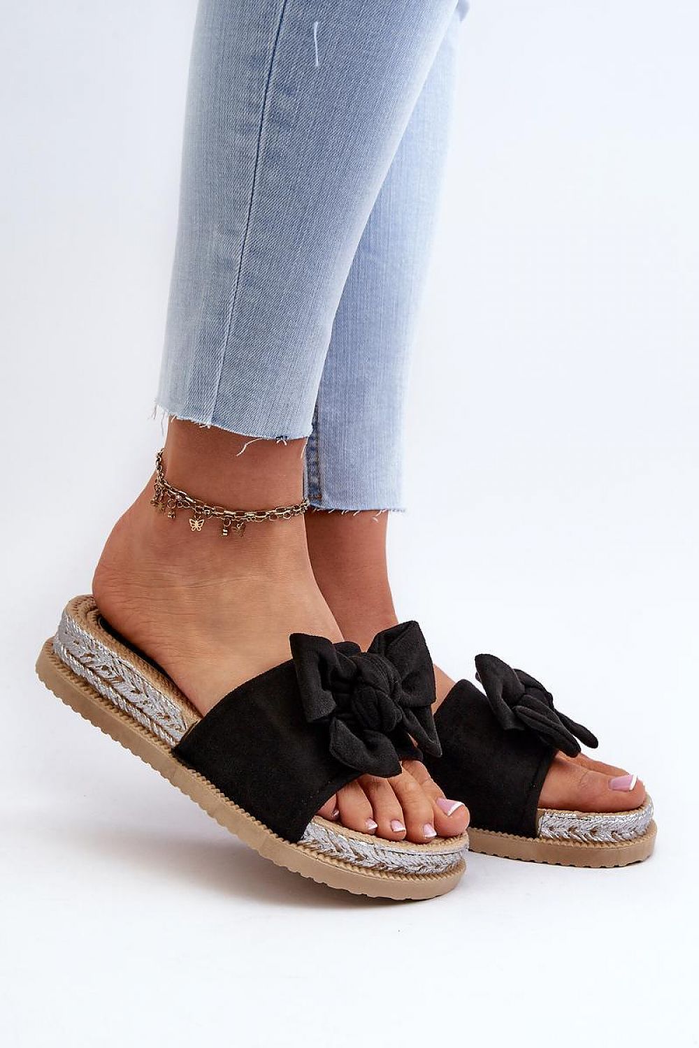 Clacquettes model 196418 Step in style