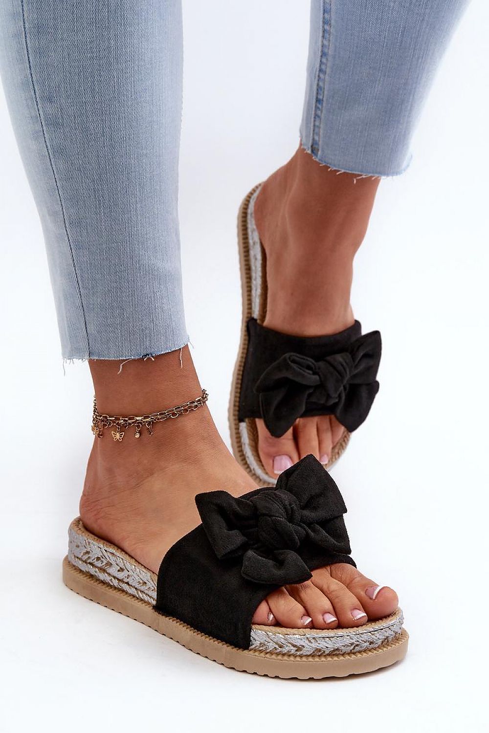 Clacquettes model 196418 Step in style