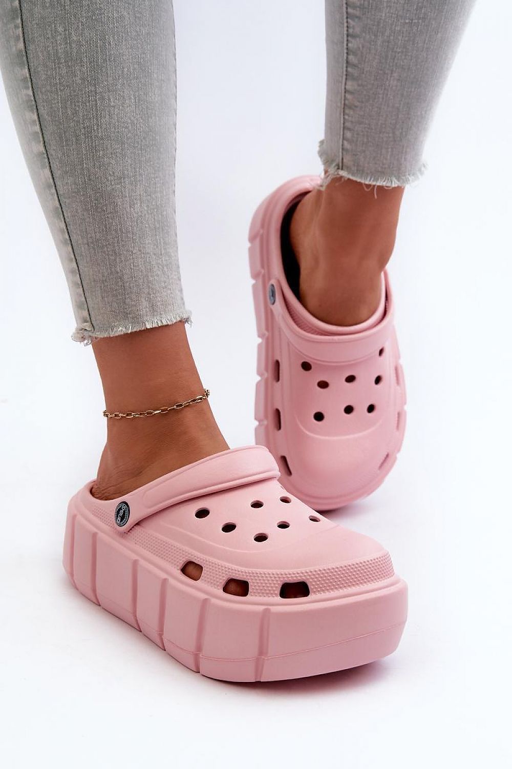 Clacquettes model 197244 Step in style