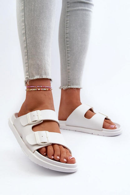 Clacquettes model 197415 Step in style