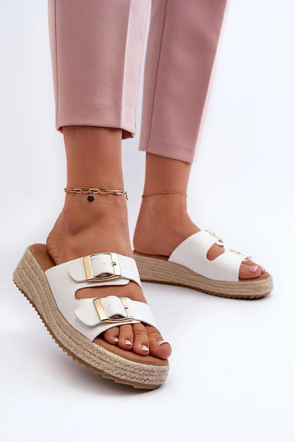 Clacquettes model 197419 Step in style