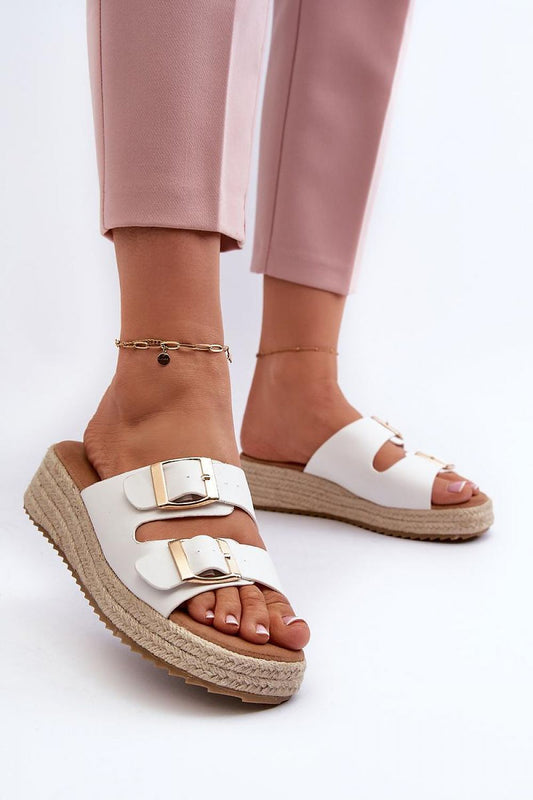 Clacquettes model 197419 Step in style