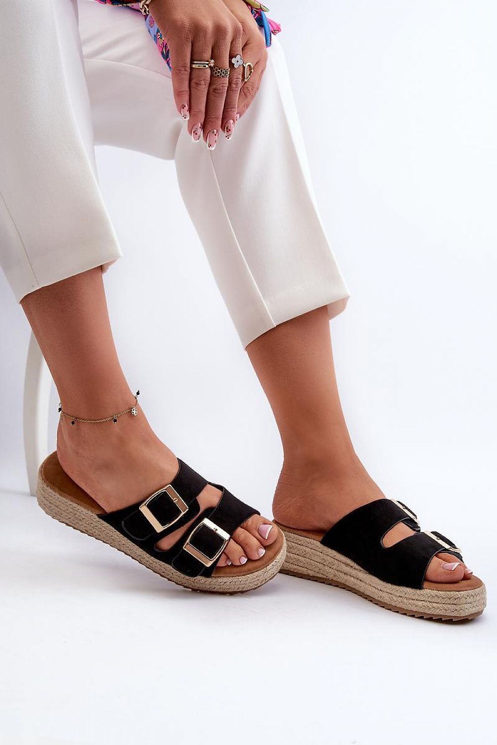 Clacquettes model 197421 Step in style