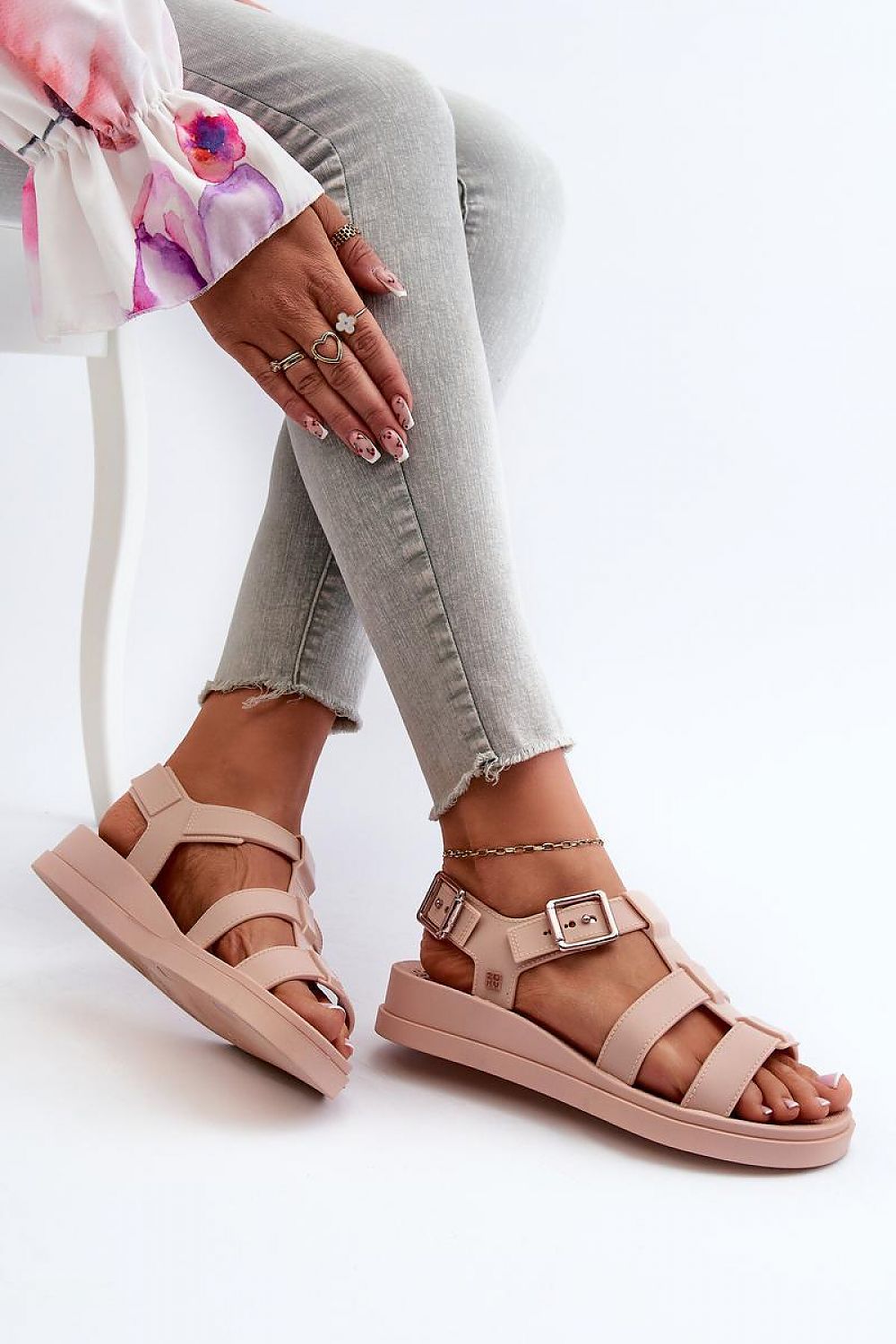 Cothurnes model 197579 Step in style