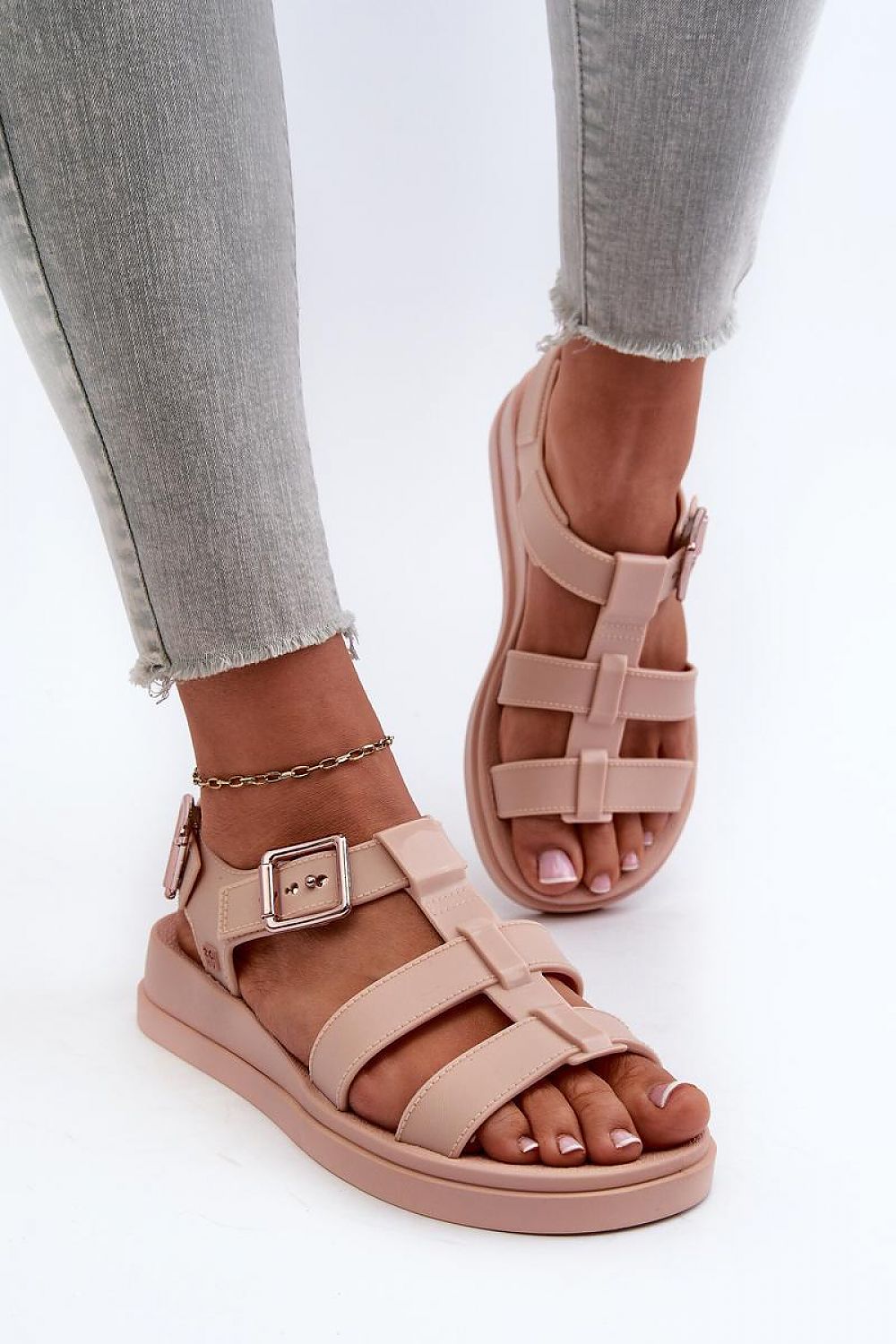 Cothurnes model 197579 Step in style