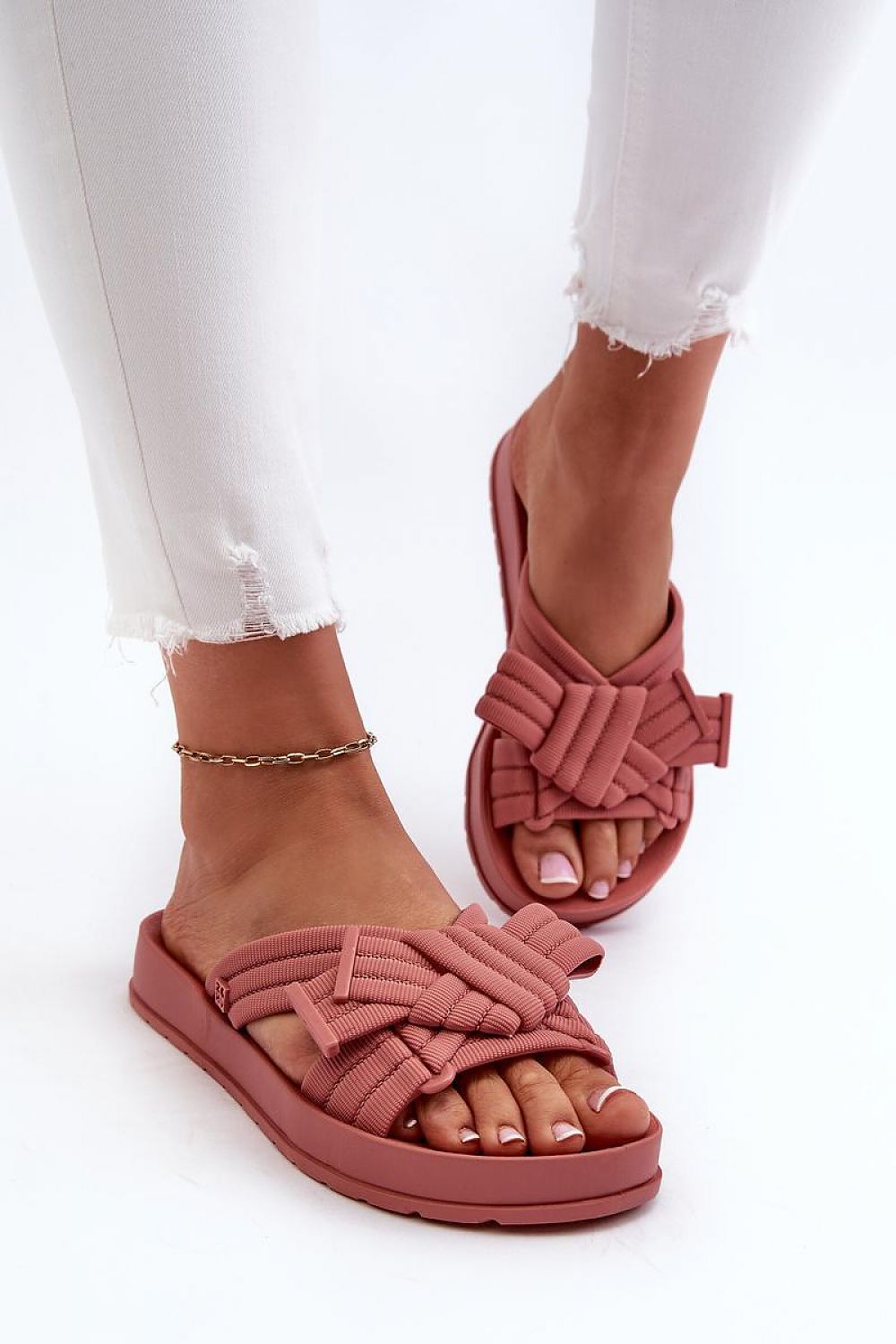 Clacquettes model 197656 Step in style