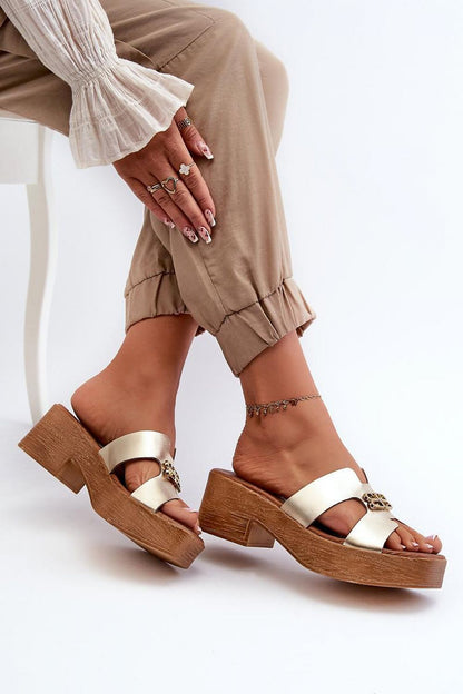 Clacquettes model 197658 Step in style