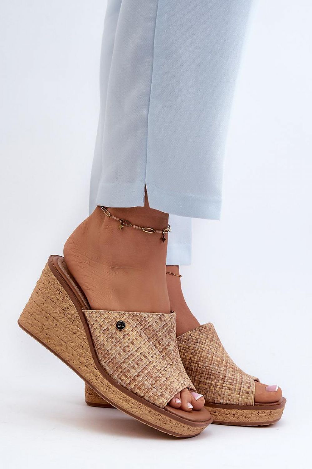 Clacquettes model 197659 Step in style