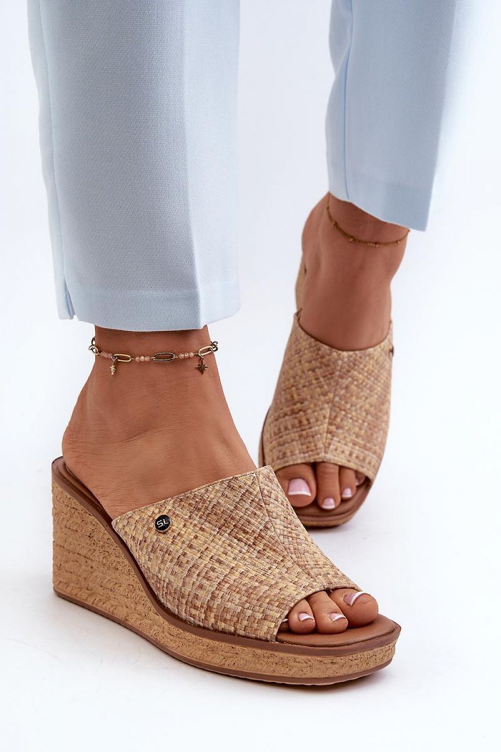 Clacquettes model 197659 Step in style