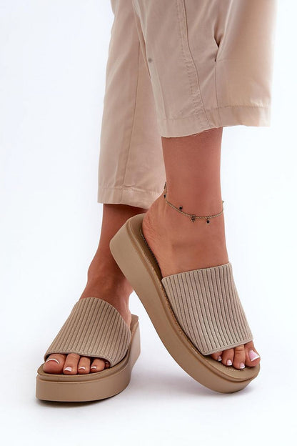 Clacquettes model 197663 Step in style
