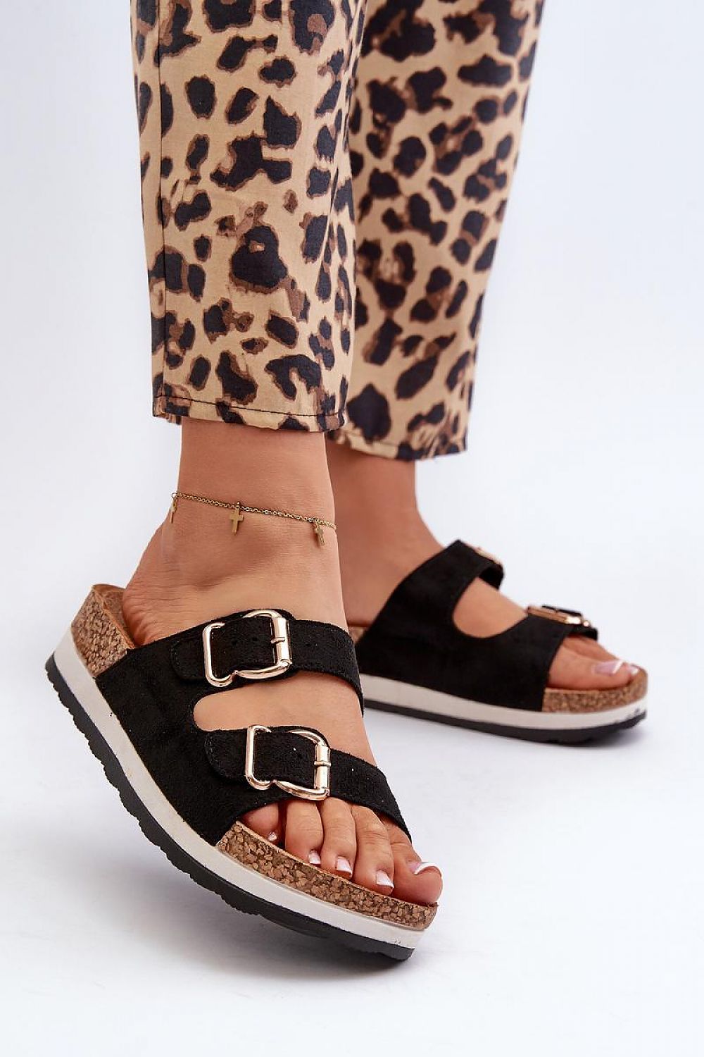 Clacquettes model 197720 Step in style