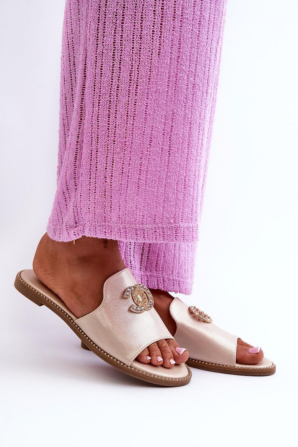 Clacquettes model 198142 Step in style
