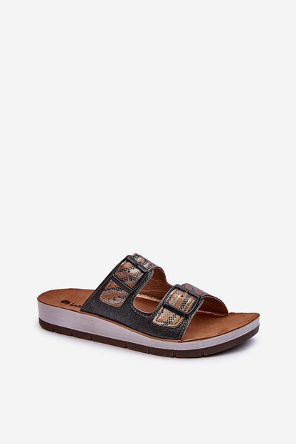 Clacquettes model 198163 Step in style