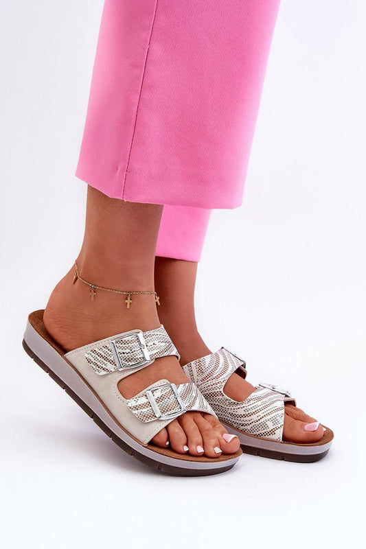 Clacquettes model 198164 Step in style
