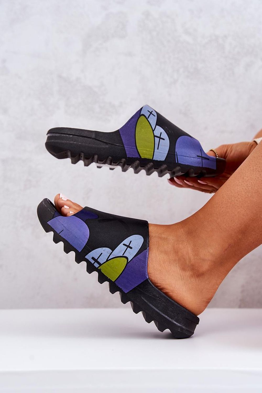 Clacquettes model 198169 Step in style