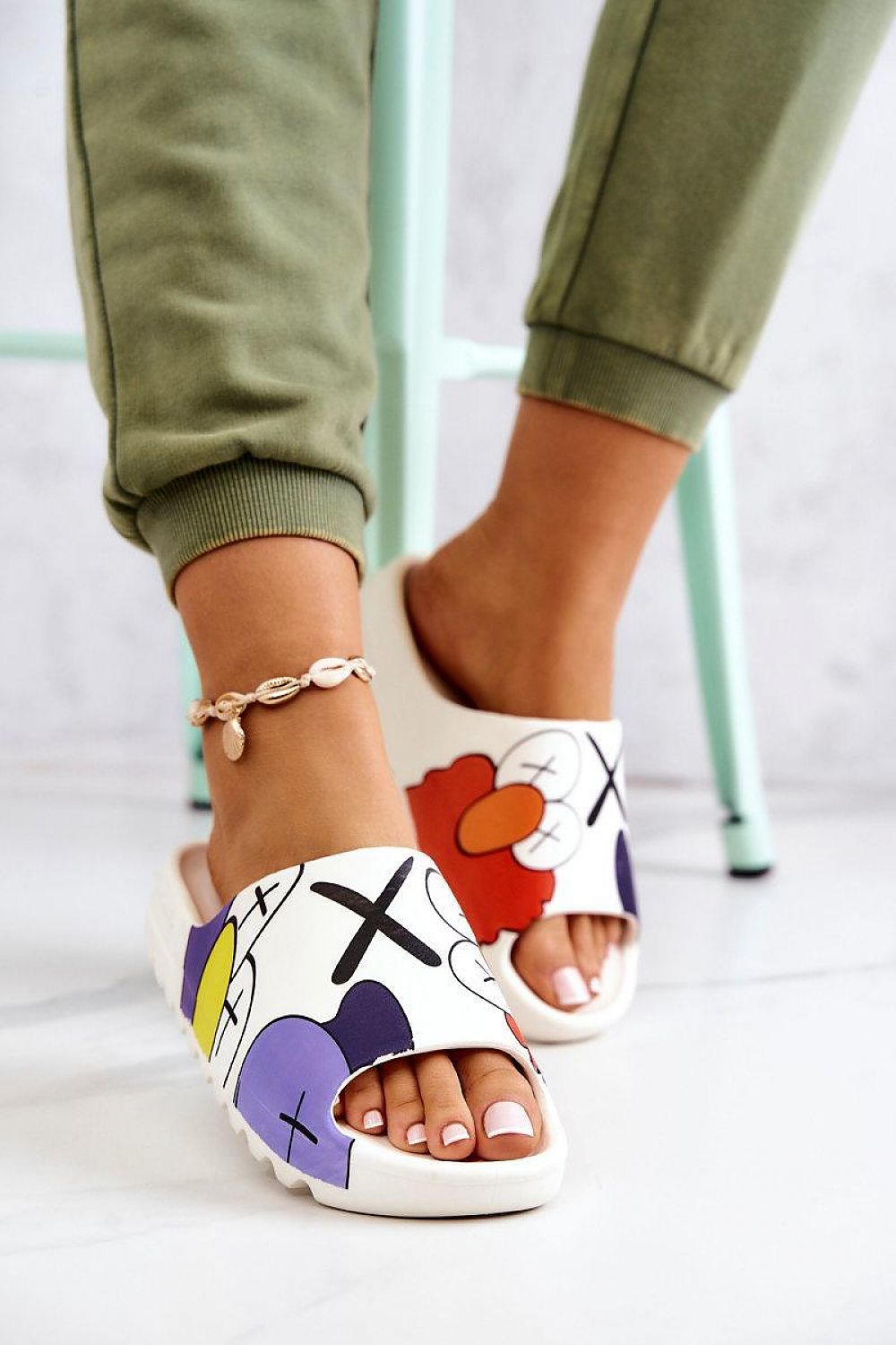Clacquettes model 198170 Step in style