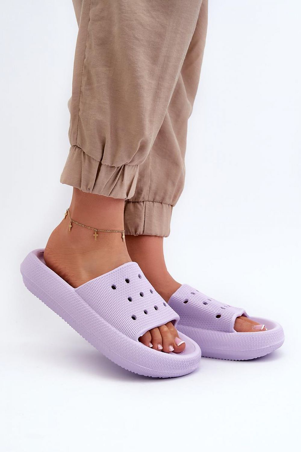 Clacquettes model 198177 Step in style